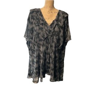 Lined flowy New York City design co. ruffle blouse. EUC.